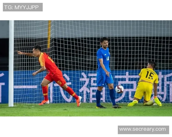 大罗的足球明星粉丝们如何追随偶像的足迹与激情