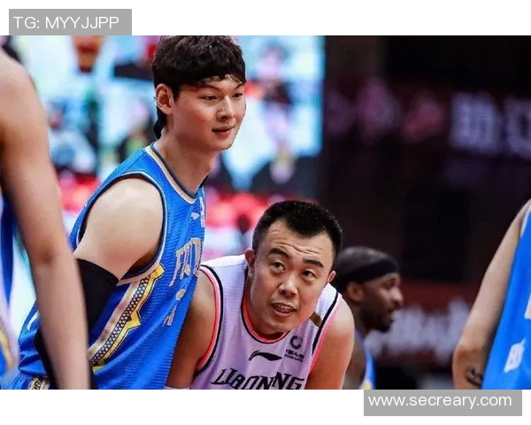 武汉篮球队强势领跑杯赛积分榜以77分稳居第一位