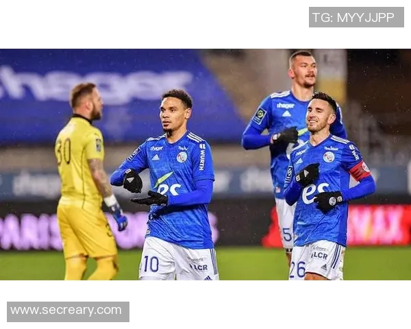 南京足球队引领最新足球团队协作榜单前十名的精彩表现